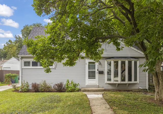Photo 2 of Single family home for sale at 440 N Craig Pl, Lombard, IL 60148 | MLS# 12755803 | Listing updated on 2026-09-27