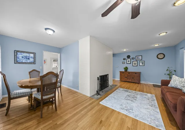 Photo 4 of Single family home for sale at 419 S Phelps Ave, Arlington Heights, IL 60004 | MLS# 12755807 | Listing updated on 2026-09-24