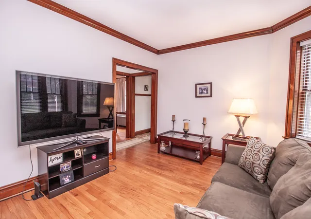Photo 3 of Single family home for sale at 5425 N Linder Ave, Chicago, IL 60630 | MLS# 12755813 | Listing updated on 2026-10-07
