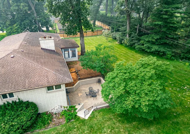 Photo 2 of Single family home for sale at 304 E Irving Park Rd, Roselle, IL 60172 | MLS# 12755814 | Listing updated on 2026-09-16
