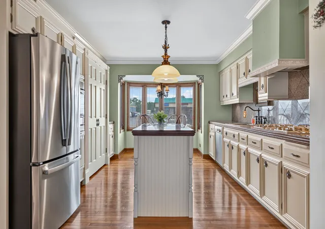 Photo 3 of Single family home for sale at 304 E Irving Park Rd, Roselle, IL 60172 | MLS# 12755814 | Listing updated on 2026-09-16