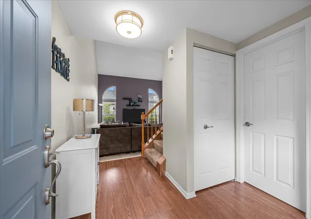 Photo 4 of Townhouse for sale at 877 Wembley Ct, Elgin, IL 60120 | MLS# 12755815 | Listing updated on 2026-09-14