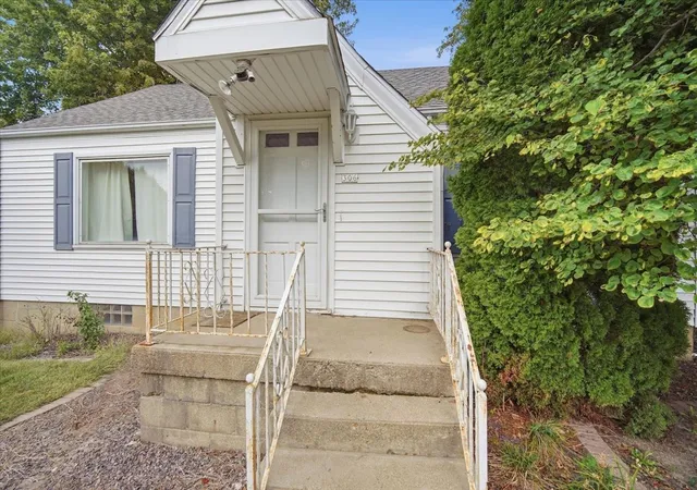 Photo 2 of Single family home for sale at 306 E Columbia St, Danvers, IL 61732 | MLS# 12755823 | Listing updated on 2026-10-04
