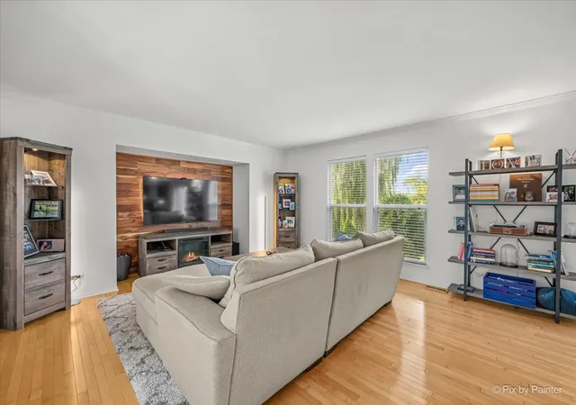 Photo 3 of Single family home for sale at 712 Brighton Cir, Port Barrington, IL 60010 | MLS# 12755824 | Listing updated on 2026-10-07