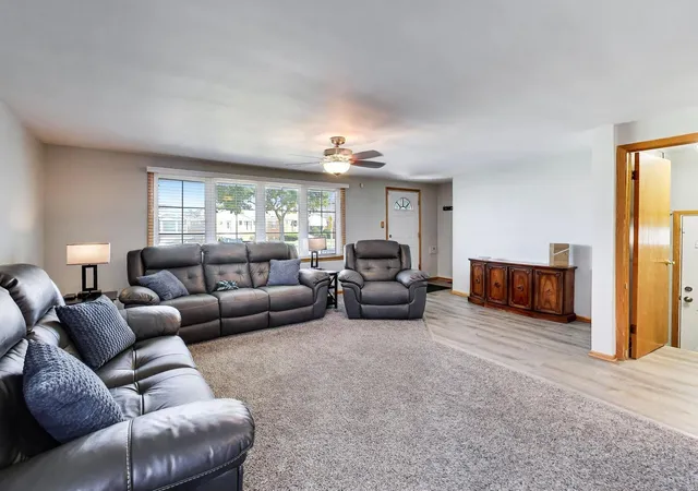 Photo 3 of Single family home for sale at 5110 S Nagle Ave, Chicago, IL 60638 | MLS# 12755832 | Listing updated on 2026-09-12