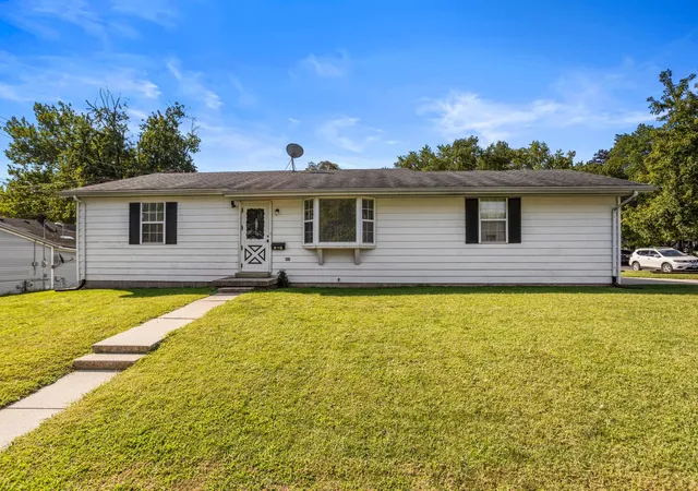 Single family home for sale at 1701 E Washington St, Urbana, IL 61802 | MLS# 12755843