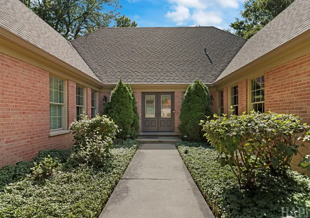 Photo 3 of Single family home for sale at 4041 Picardy Dr, Northbrook, IL 60062 | MLS# 12755858 | Listing updated on 2026-10-01