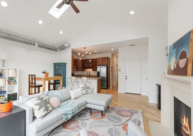 Photo 4 of Condo for sale at 1836 W Belmont Ave #4, Chicago, IL 60657 | MLS# 12755862 | Listing updated on 2026-10-19