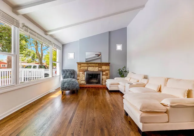 Photo 3 of Single family home for sale at 4024 W 106th Street, Oak Lawn, IL 60453 | MLS# 12755863 | Listing updated on 2026-09-16