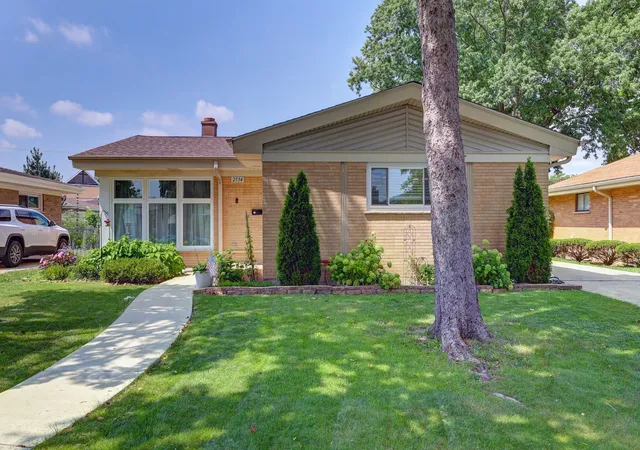 Photo 1 of Single family home for sale at 2534 Kensington Ave, Westchester, IL 60154 | MLS# 12755865 | Listing updated on 2026-09-12