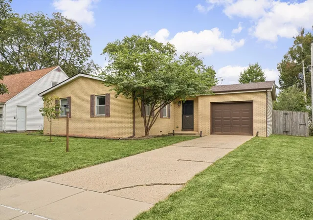 Photo 1 of Sale Pending at 912 Frank Dr, Champaign, IL 61821 | MLS# 12755866 | Listing updated on 2026-09-16