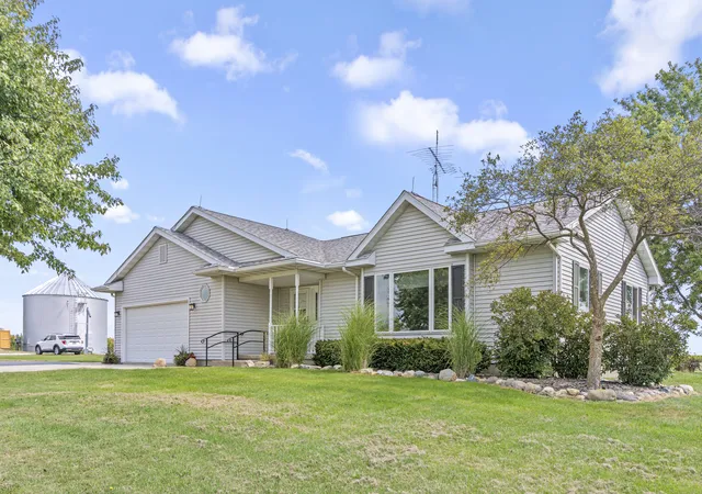 Photo 2 of Single family home for sale at 3472 N Il St Rt 23 Hwy, Ottawa, IL 61350 | MLS# 12755873 | Listing updated on 2026-09-21