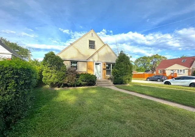 Photo 2 of Single family home for sale at 1500 State Line Rd, Calumet City, IL 60409 | MLS# 12755876 | Listing updated on 2026-09-16