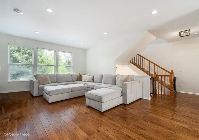 Photo 3 of Townhouse for sale at 5566 Cloverdale Rd, Hanover Park, IL 60133 | MLS# 12755879 | Listing updated on 2026-09-23