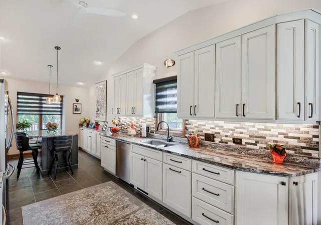 Photo 3 of Townhouse for sale at 8900 Clearview Dr, Orland Park, IL 60462 | MLS# 12755881 | Listing updated on 2026-09-21