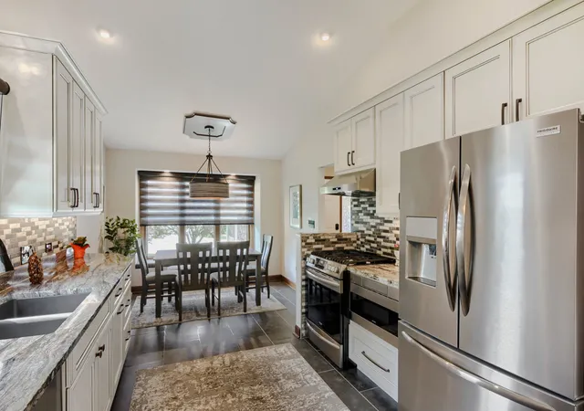 Photo 3 of Townhouse for sale at 8900 Clearview Dr, Orland Park, IL 60462 | MLS# 12755881 | Listing updated on 2026-09-21