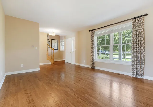 Photo 3 of Single family home for sale at 39w197 Acres Pl, Geneva, IL 60134 | MLS# 12755883 | Listing updated on 2026-09-14