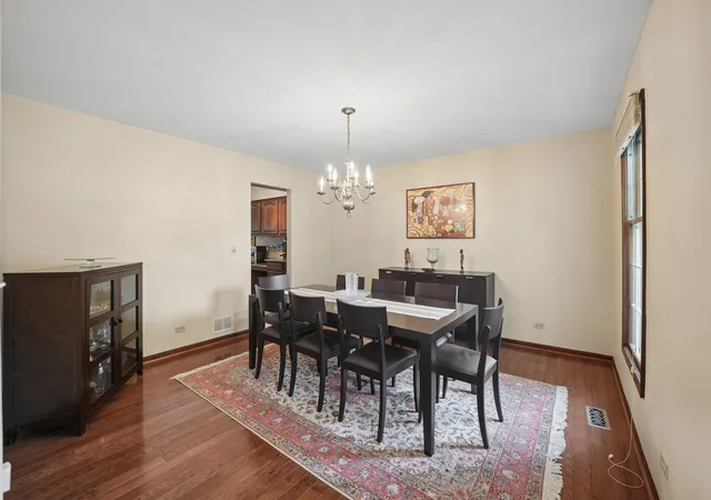 Photo 3 of Single family home for sale at 837 Heatherstone Dr, Schaumburg, IL 60173 | MLS# 12755891 | Listing updated on 2026-09-16
