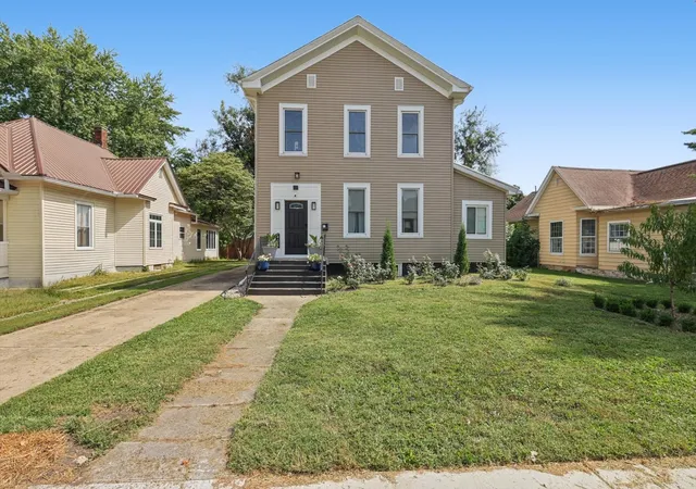 Single family home for sale at 404 N 21st Street, Mattoon, IL 61938 | MLS# 12755894