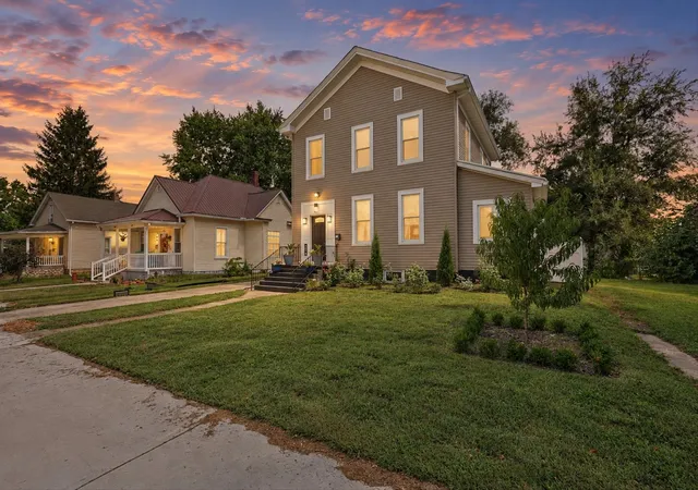 Photo 3 of Single family home for sale at 404 N 21st Street, Mattoon, IL 61938 | MLS# 12755894 | Listing updated on 2026-09-19