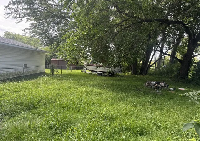 Photo 2 of Single family home for sale at 42618 N Lake Ave, Antioch, IL 60002 | MLS# 12755900 | Listing updated on 2026-10-08