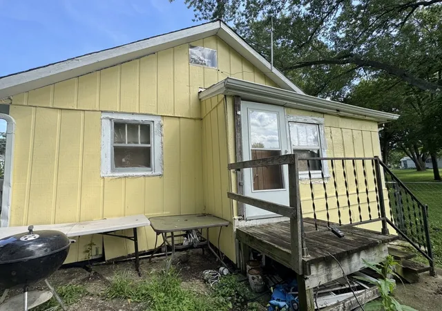Photo 3 of Single family home for sale at 42618 N Lake Ave, Antioch, IL 60002 | MLS# 12755900 | Listing updated on 2026-10-08