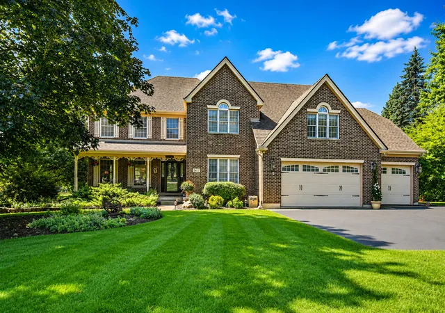 Photo 1 of Single family home for sale at 2617 Crystal Way, Crystal Lake, IL 60012 | MLS# 12755901 | Listing updated on 2026-09-13