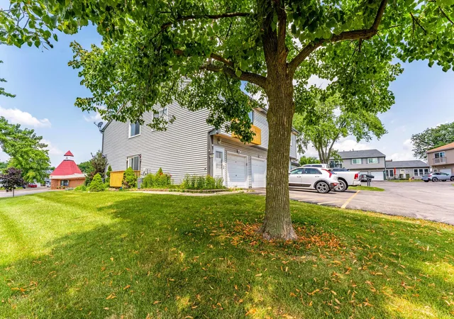 Photo 3 of Condo for sale at 234 Algonquin Ct #C, Bolingbrook, IL 60440 | MLS# 12755902 | Listing updated on 2026-09-22