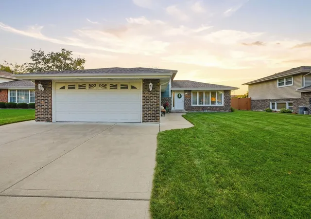 Photo 1 of Single family home for sale at 10548 S Tod Dr, Palos Hills, IL 60465 | MLS# 12755903 | Listing updated on 2026-09-12