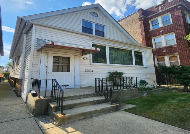 Photo 2 of Single family home for sale at 1721 W Foster Ave, Chicago, IL 60640 | MLS# 12755909 | Listing updated on 2026-09-16