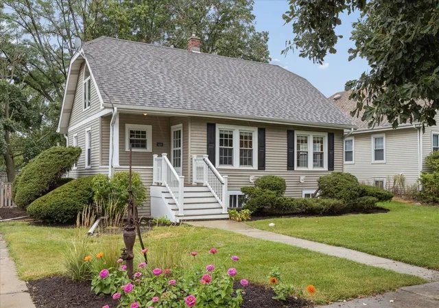 Photo 2 of Single family home for sale at 5436 Cumnor Rd, Downers Grove, IL 60515 | MLS# 12755923 | Listing updated on 2026-09-18