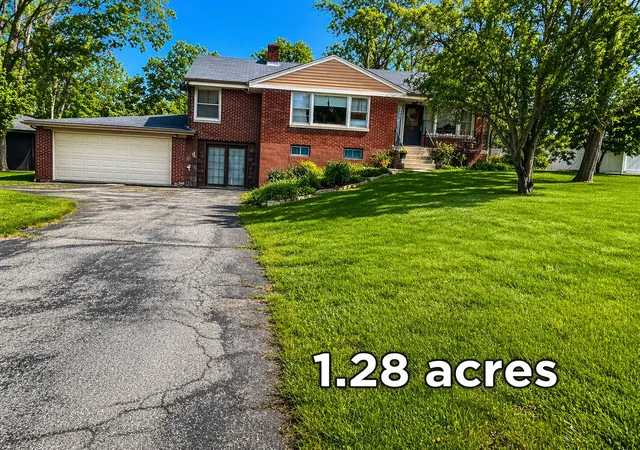 Photo 1 of Single family home for sale at 22w130 Irving Park Rd, Roselle, IL 60172 | MLS# 12755926 | Listing updated on 2026-09-13