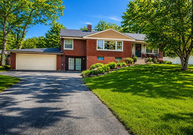 Photo 3 of Single family home for sale at 22w130 Irving Park Rd, Roselle, IL 60172 | MLS# 12755926 | Listing updated on 2026-09-13