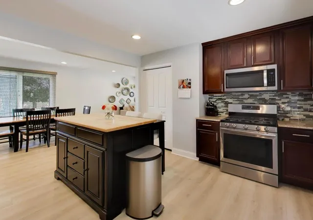 Photo 2 of Single family home for sale at 7720 W 65th Place, Bedford Park, IL 60501 | MLS# 12755928 | Listing updated on 2026-09-18