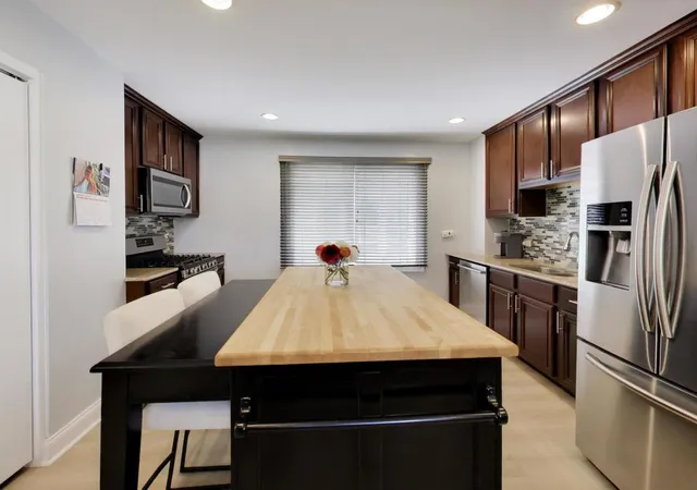 Photo 4 of Single family home for sale at 7720 W 65th Place, Bedford Park, IL 60501 | MLS# 12755928 | Listing updated on 2026-09-18