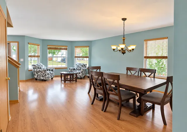 Photo 3 of Single family home for sale at 31 Kenilworth Ave, Romeoville, IL 60446 | MLS# 12755934 | Listing updated on 2026-09-30