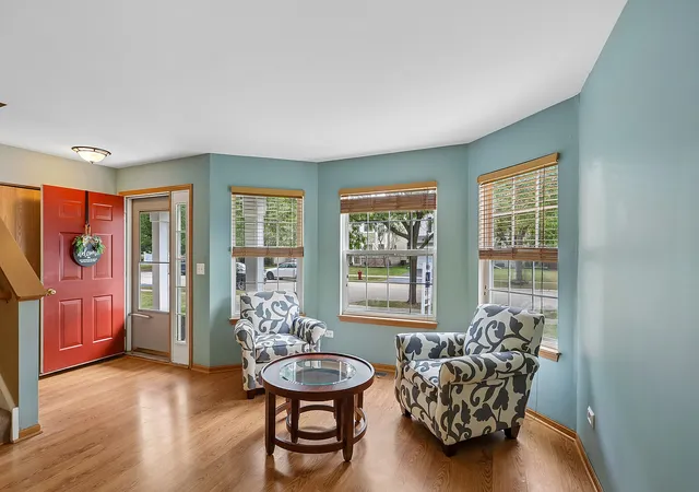 Photo 4 of Single family home for sale at 31 Kenilworth Ave, Romeoville, IL 60446 | MLS# 12755934 | Listing updated on 2026-09-30