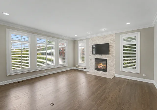 Photo 3 of Townhouse for sale at 2 N Smith St, Palatine, IL 60067 | MLS# 12755954 | Listing updated on 2026-09-21