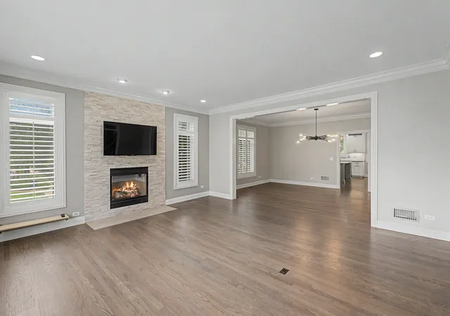 Photo 4 of Townhouse for sale at 2 N Smith St, Palatine, IL 60067 | MLS# 12755954 | Listing updated on 2026-09-21