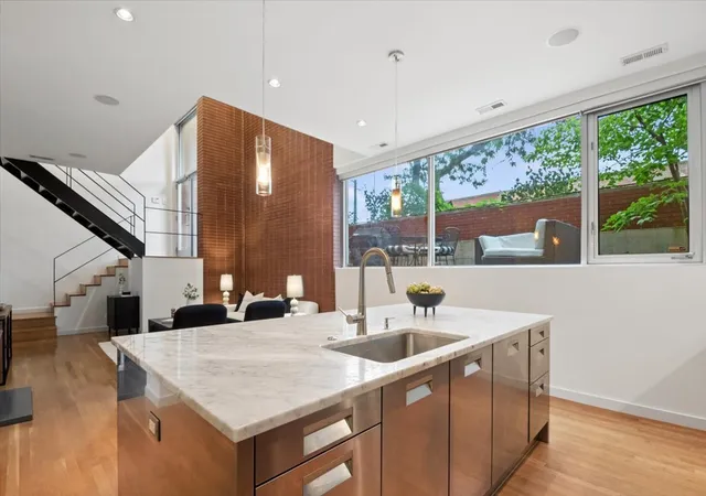 Photo 3 of Condo for sale at 1721 N Sheffield Ave #101, Chicago, IL 60614 | MLS# 12755964 | Listing updated on 2026-09-29