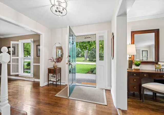 Photo 2 of Single family home for sale at 106 Carriage Rd, North Barrington, IL 60010 | MLS# 12755975 | Listing updated on 2026-09-12