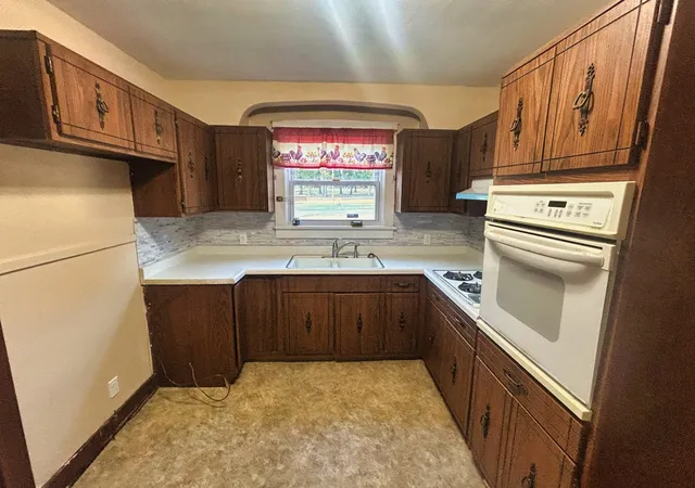 Photo 3 of Single family home for sale at 800 South 26th Ave, Mt Vernon, IL 62864 | MLS# 12755981 | Listing updated on 2026-09-12
