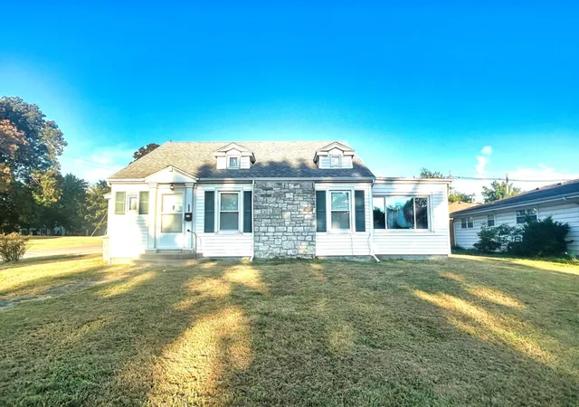 Photo 74 of Single family home for sale at 800 South 26th Ave, Mt Vernon, IL 62864 | MLS# 12755981 | Listing updated on 2026-09-12