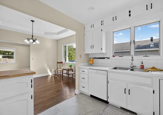 Photo 3 of Single family home for sale at 984 Pomeroy St, Marseilles, IL 61341 | MLS# 12755983 | Listing updated on 2026-09-22