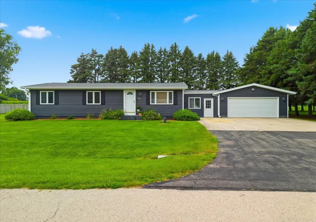 Photo 1 of Single family home for sale at 5564 S Greenland Dr, Rochelle, IL 61068 | MLS# 12755987 | Listing updated on 2026-09-12
