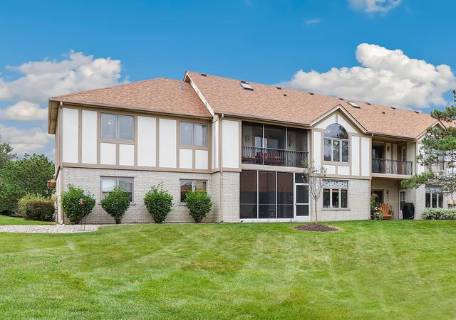 Photo 3 of Condo for sale at 6559 Pine Lake Dr #3, Tinley Park, IL 60477 | MLS# 12755995 | Listing updated on 2026-09-13