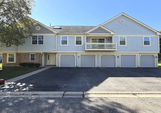 Listing Photo 1 - Condo for sale in building located at 1228 Bradwell Ln, Mundelein, IL 60060 - Unit #C