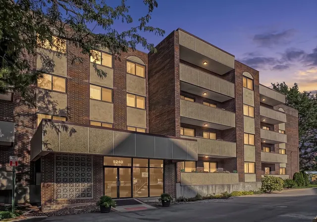 Photo 3 of Condo for sale at 9240 Gross Point Rd #410, Skokie, IL 60077 | MLS# 12756008 | Listing updated on 2026-09-16