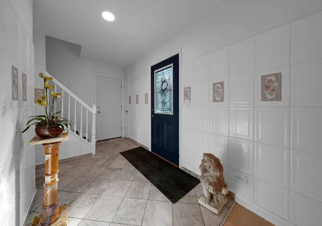 Photo 2 of Townhouse for sale at 135 Pinehurst Dr, Mundelein, IL 60060 | MLS# 12756011 | Listing updated on 2026-09-12