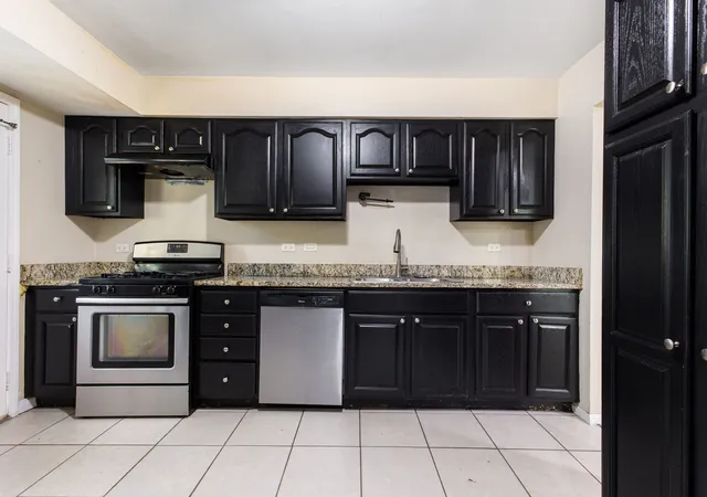 Photo 3 of Single family home for sale at 504 Nassau Ave, Bolingbrook, IL 60440 | MLS# 12756025 | Listing updated on 2026-10-01